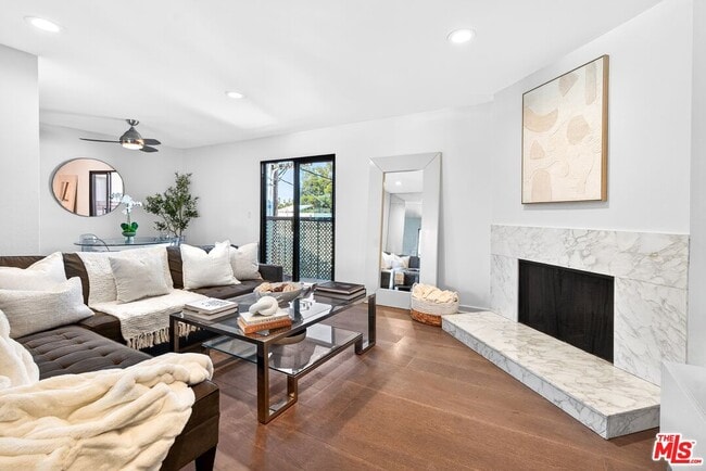 Building Photo - 848 Lincoln Blvd Unit N