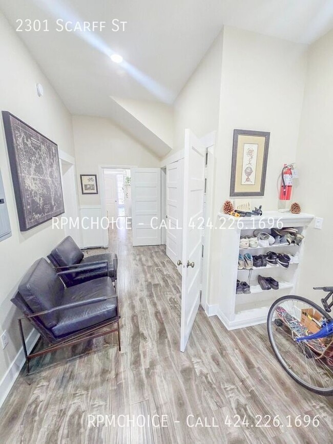 Photo - 2301 Scarff St