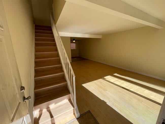 Photo - 719 N Eucalyptus Ave