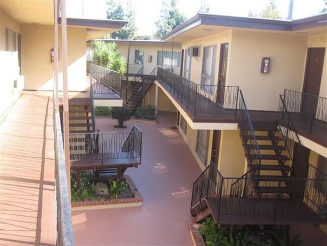 Photo - Arch Sunset Apartments