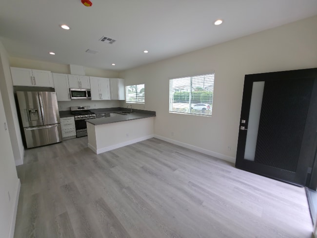 Photo - 18635 Knapp St Unit 18635