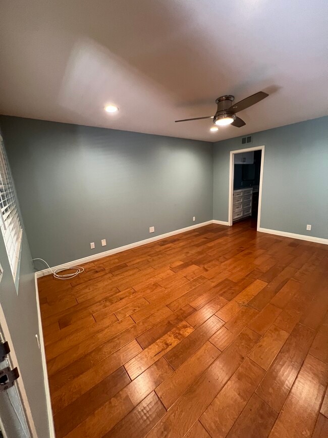 Living room - 2501 W Redondo Beach Blvd Unit 130
