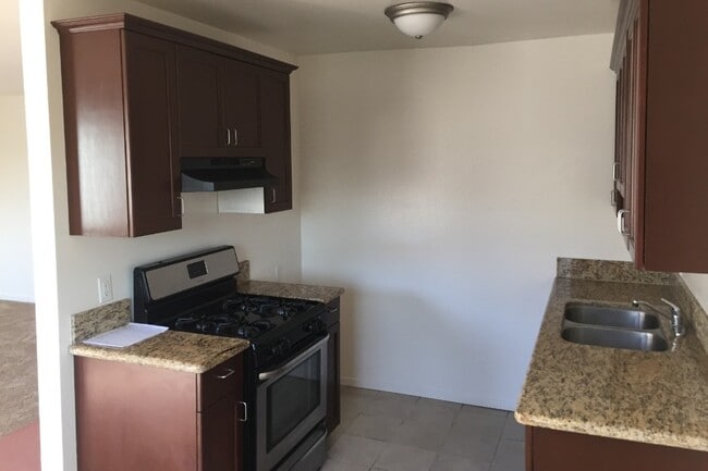 Photo - 16685 Crenshaw Blvd Apartments Unit 10