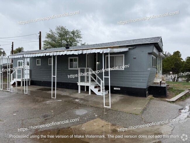 Building Photo - Nice home with a big lot in the city of Pe...