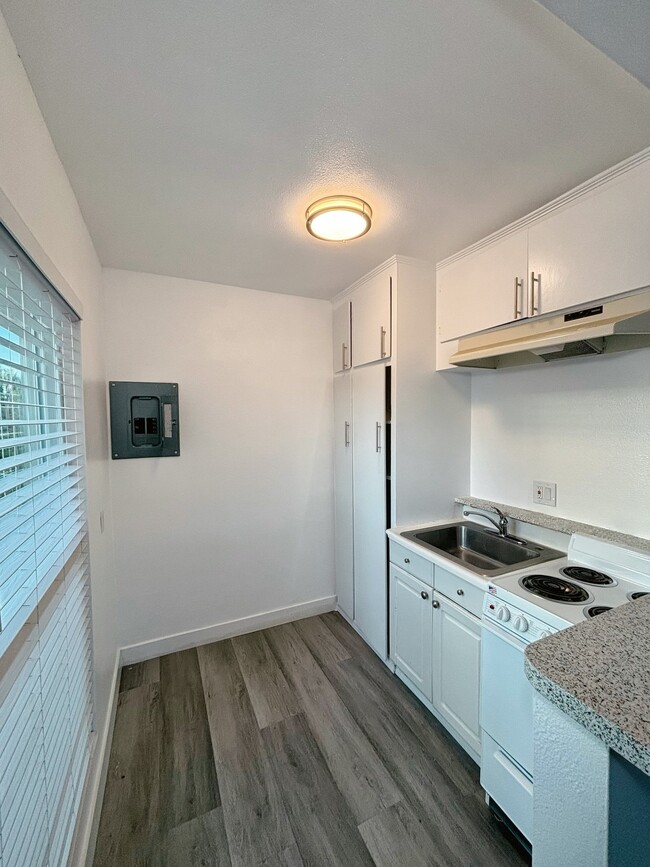 Photo - 6512 Pickering Ave Unit A