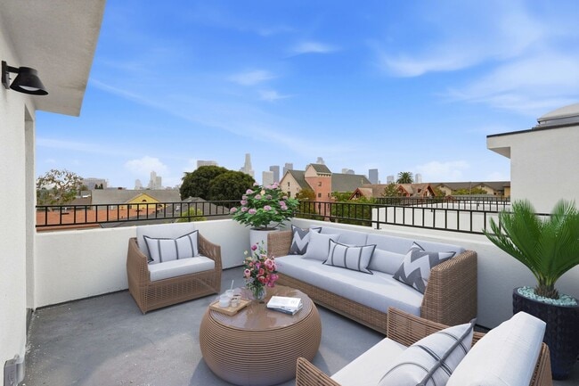 Building Photo - 1656 Rockwood St Unit #1656 1/2