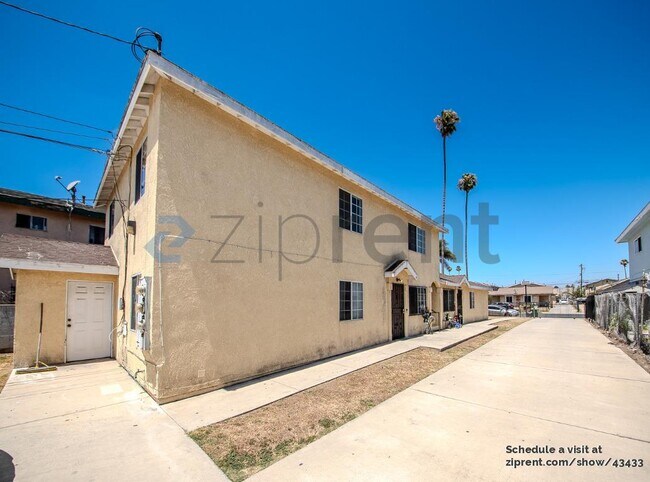 Photo - 850 W 80th St