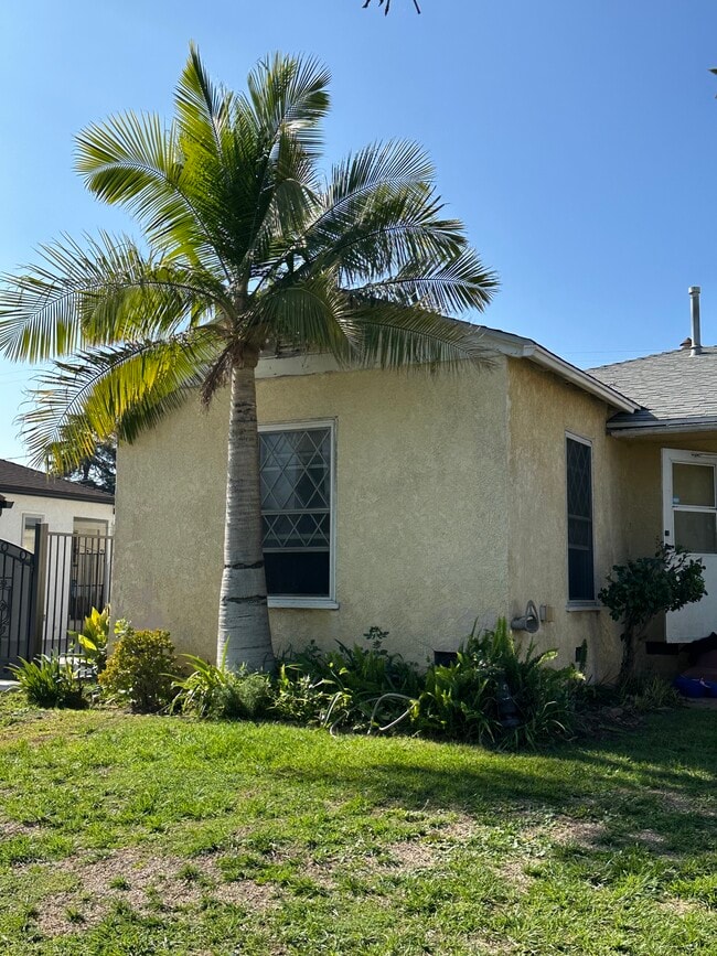 Building Photo - 2033 N Manning St