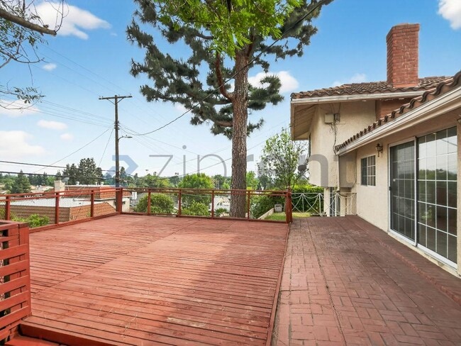 Photo - 9534 Swinton Ave