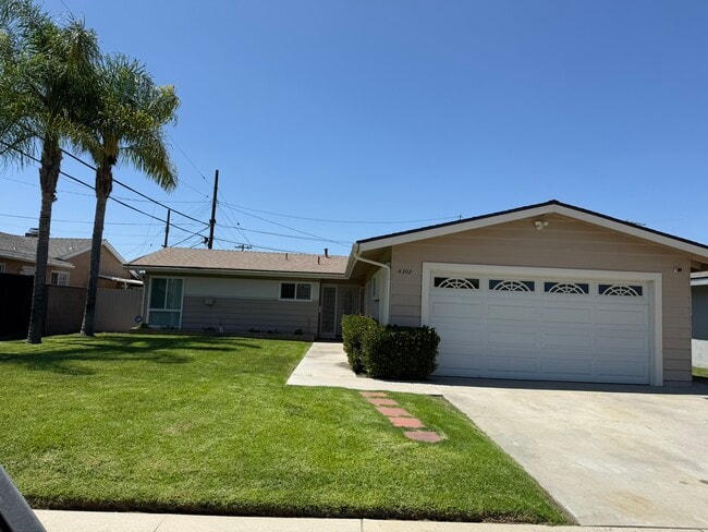Photo - 6302 San Lorenzo Dr House