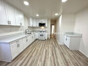 Photo - 622 E 7th St Apartment