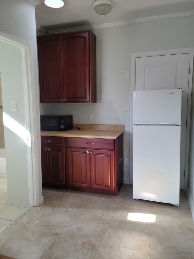 Building Photo - 2701 W Main St Unit 1