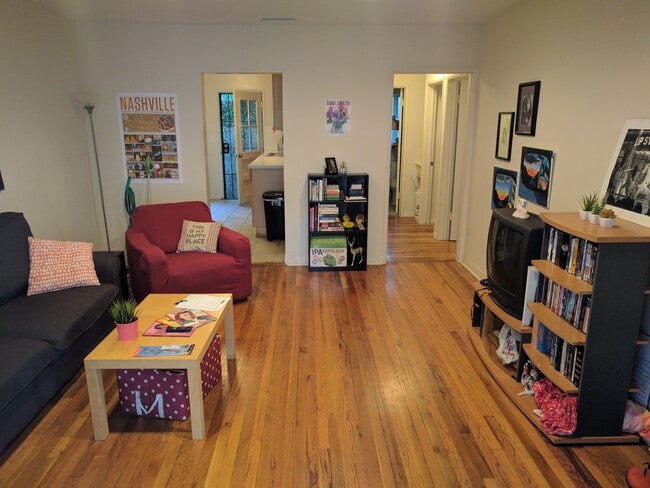 Building Photo - 10867 Kling St Unit 10869