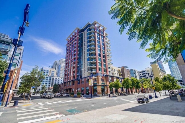 Building Photo - Petco Park View Studio - with parking Rental
