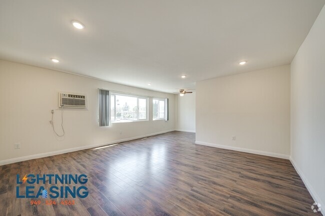 Building Photo - 6548 Sepulveda Blvd Unit 111C Rental