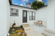 Photo - 6438 Lindley Ave
