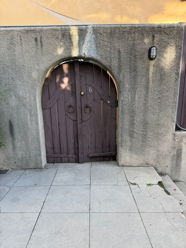 Photo - 2071 Vista Del Mar Ave Unit 6