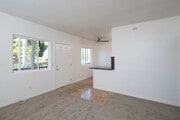 Photo - 941-947 Oak Ave