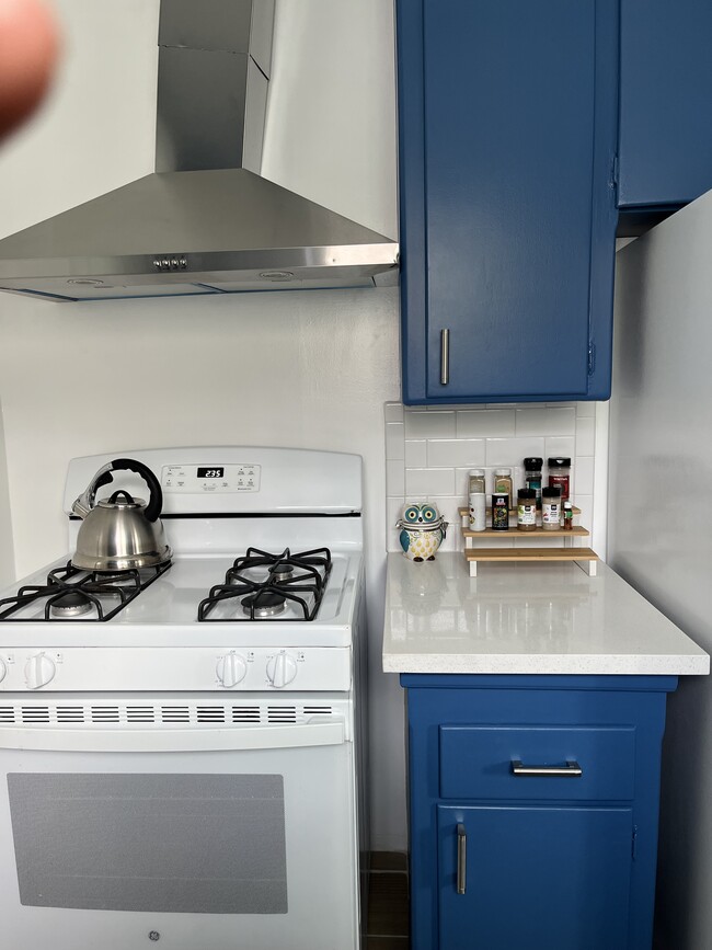 Photo - 2037 Stewart St Unit 2037 1/2