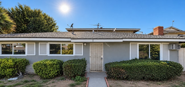 Building Photo - 12101 Laguna St Unit 1
