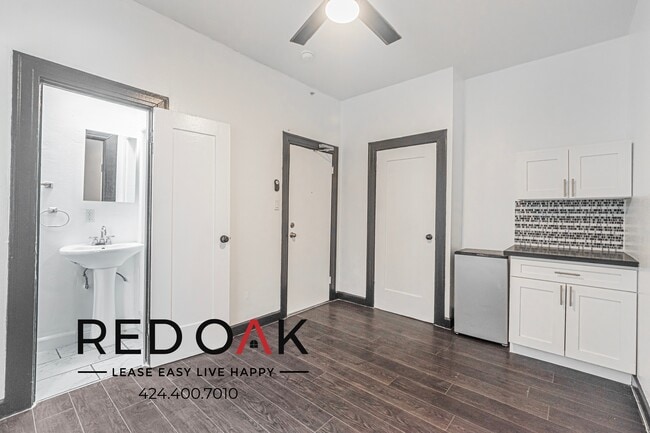 Photo - 5849 Sunset Blvd Unit 214