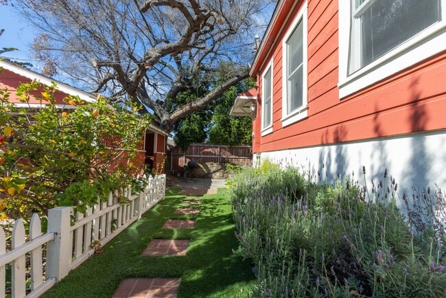 Photo - 703 Manzanita Ave Unit MAIN