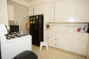 Kitchen - 5968 San Vicente Blvd Apartments Unit 1