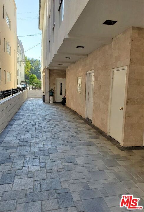 Photo - 435 N Palm Dr Unit 202