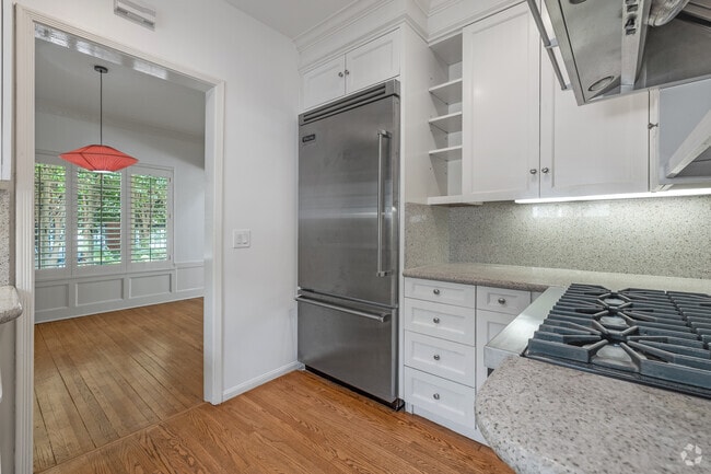 2BD, 2.5BA - 1,550SF - Kitchen - Camden Drive