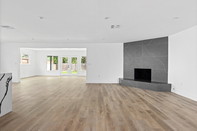 Photo - 13353 Erwin St Unit 13355