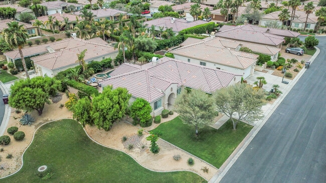 Photo - 80351 Pas De Nivel