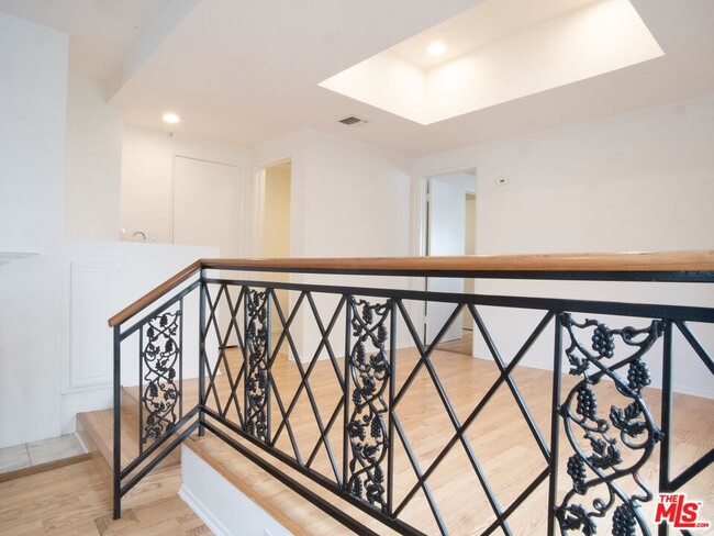 Photo - 1655 Selby Ave Unit 101