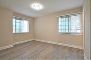 Photo - Dickens Court Apartments