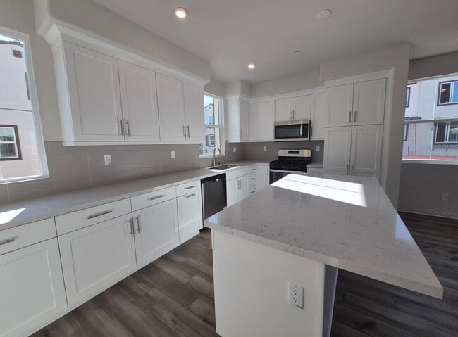 Photo - 2137 Cumberland