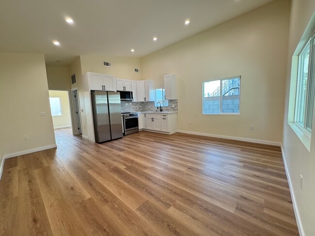 Building Photo - 815 Arden Ave