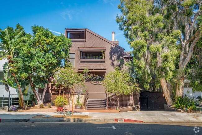 Building Photo - 906 Kings Rd Rental