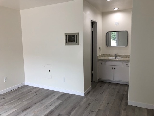 bedroom - 1922 Curtis Ave Unit 2