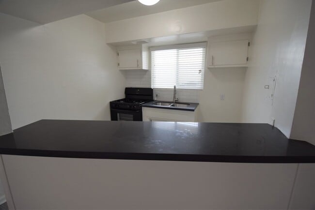 Photo - 5939 Cedros Ave Unit B