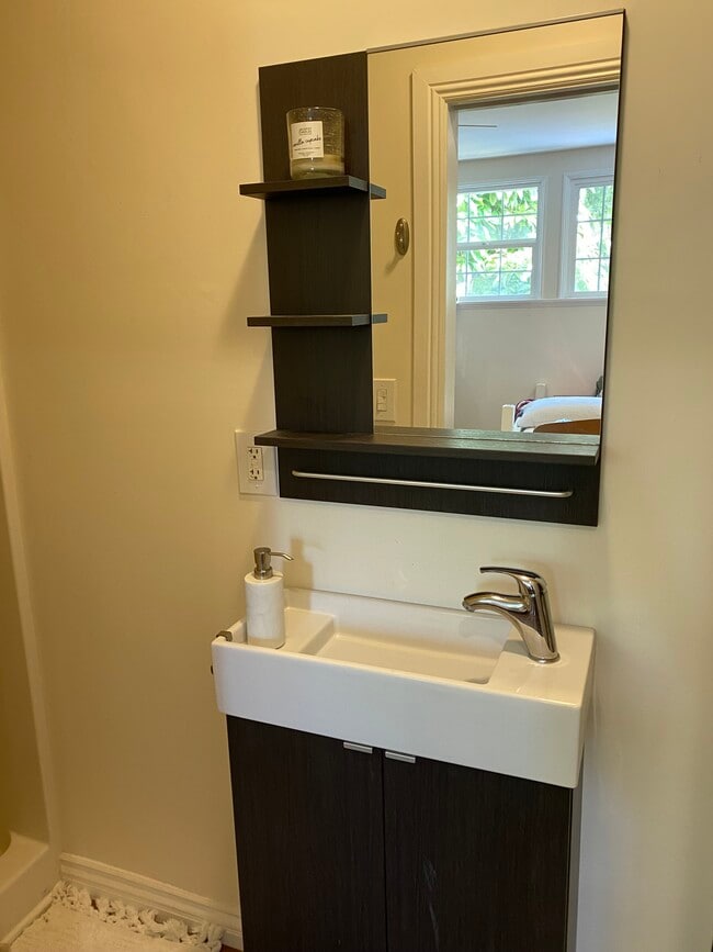 Photo - 611 S Griffith Park Dr Unit Equestrian Rancho studio