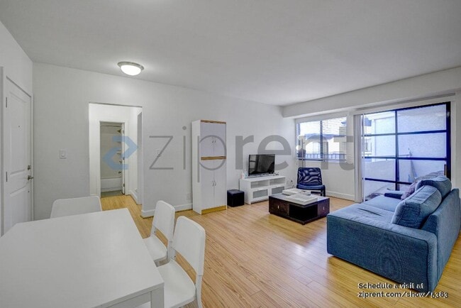 Building Photo - 10982 Roebling Ave Rental