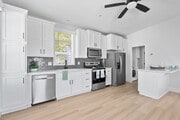 1BR, 1BA - 510SF - Kitchen - Lakeside Village Apartments