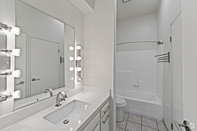 2BR ,2BA - 7020 Lanewood Ave, Los Angeles, CA 90028