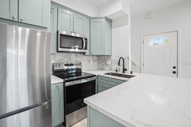 Photo - 2918 Anaheim St