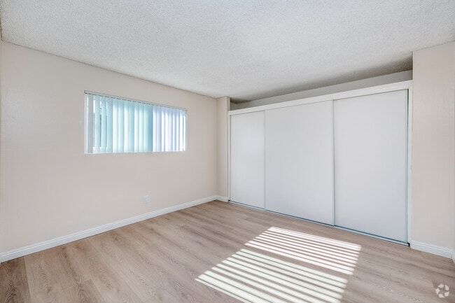 1BR, 1BA - 640SF - Bedroom - DOTY (Ocean Breeze)