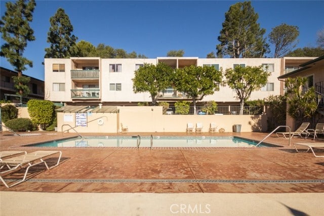 Building Photo - 2940 N Verdugo Rd Unit 321