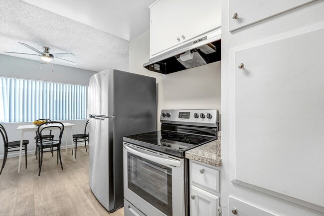 Building Photo - Kittridge Apartments