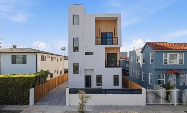 Photo - 2835 S Redondo Blvd Unit A