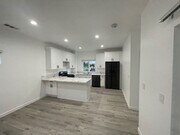 Photo - 4BD/2BA, Quick Walk to Campus!