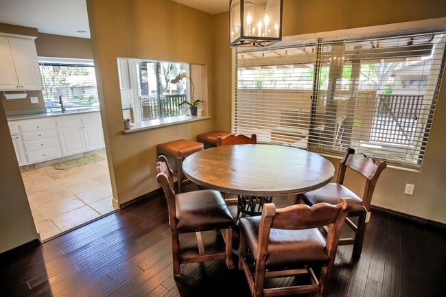 Photo - Charming 2-Bedroom Townhome in Vista Fairways of Valencia!
