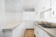 1BR, 1BA - 700SF - Kitchen - La Marquesa
